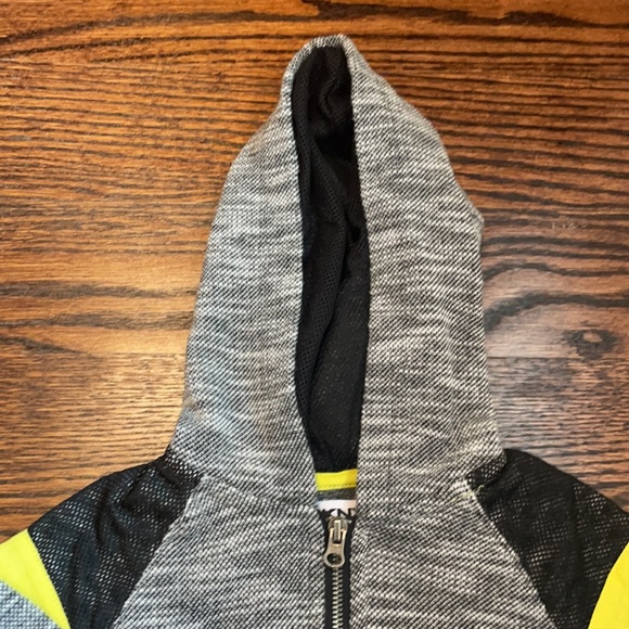 DKNY Girls Dress and Jacket, 2T. (79) - Picture 10 of 14